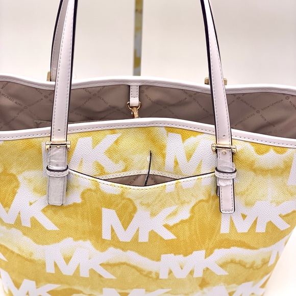 Michael Kors Carry All Tote Shoulder Bag - Picture 7 of 10